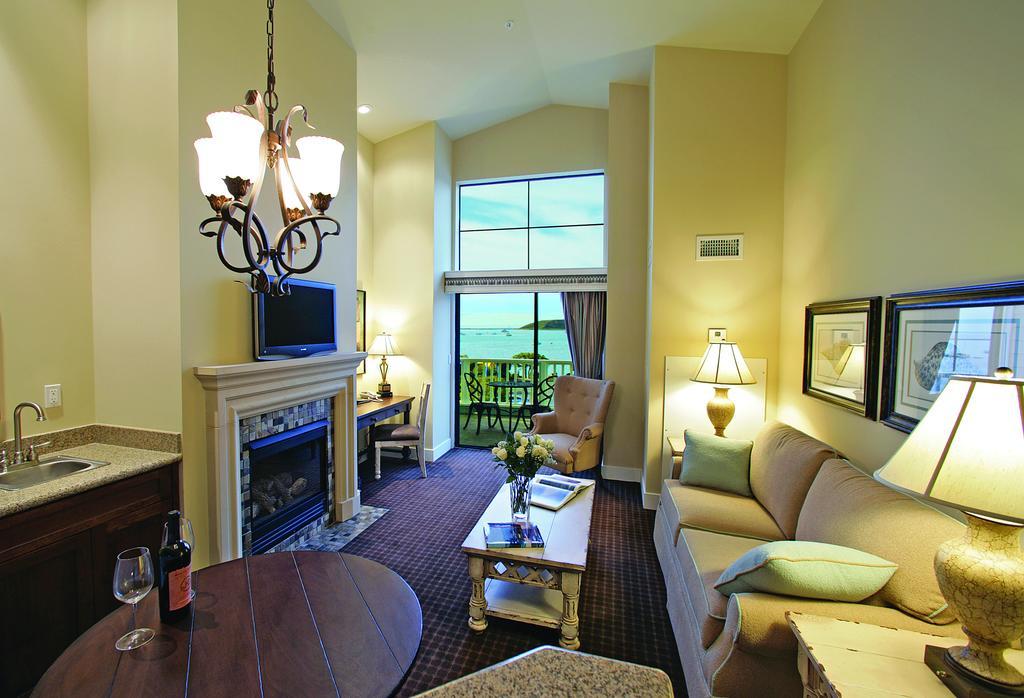 Deluxe Double Room with Harbor View