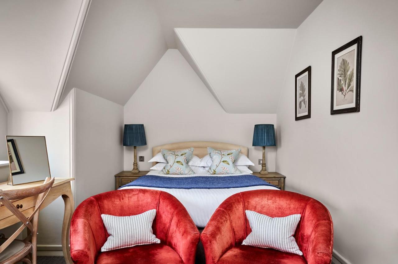 Small Traditional Manor Double