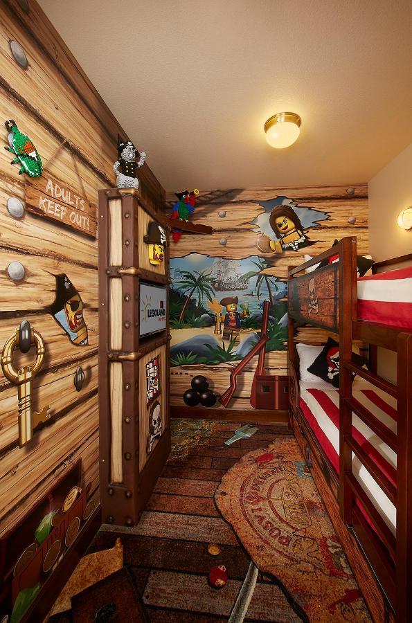 Pirate Premium Guestroom