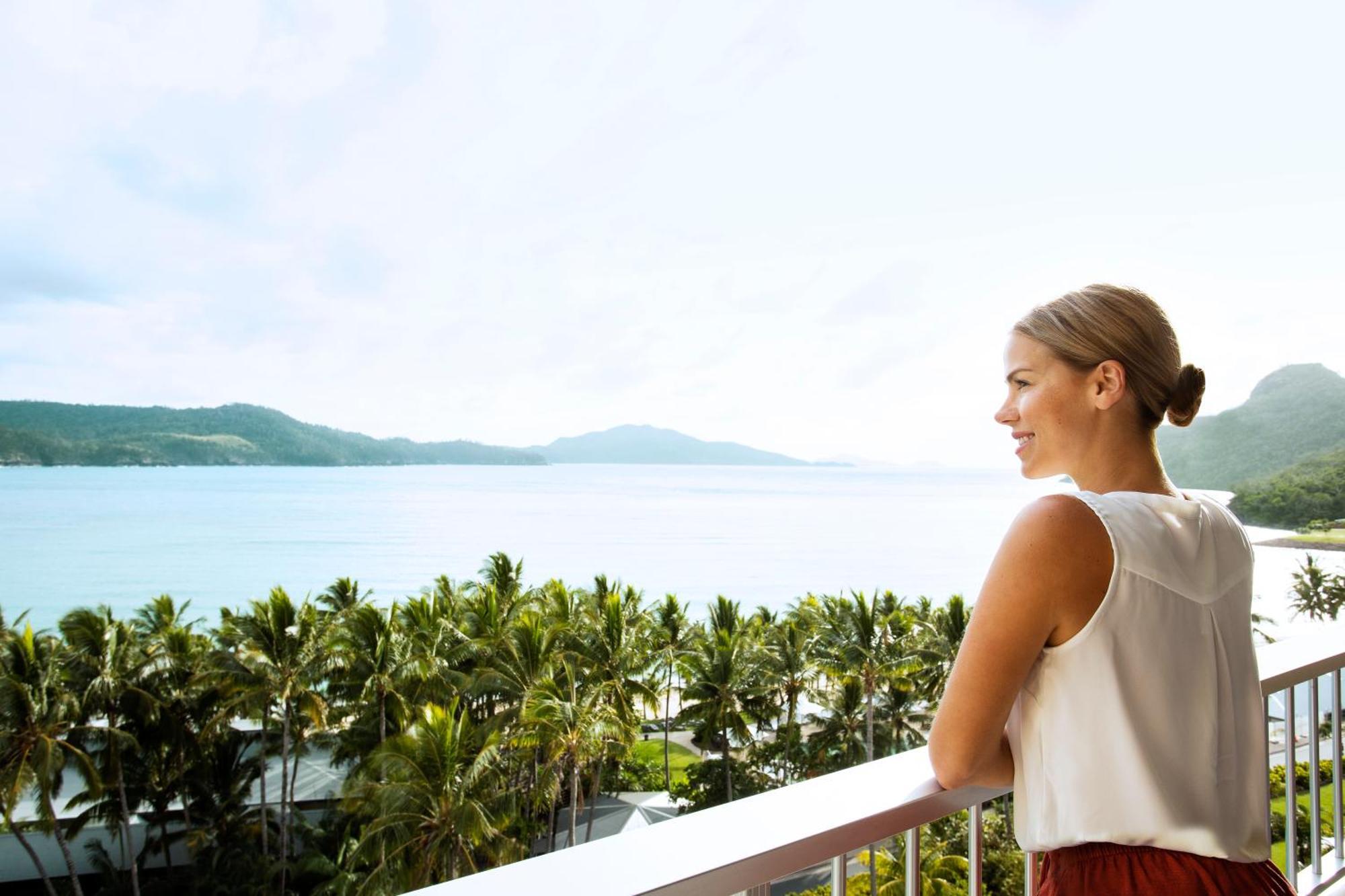 Coral Sea View King Room