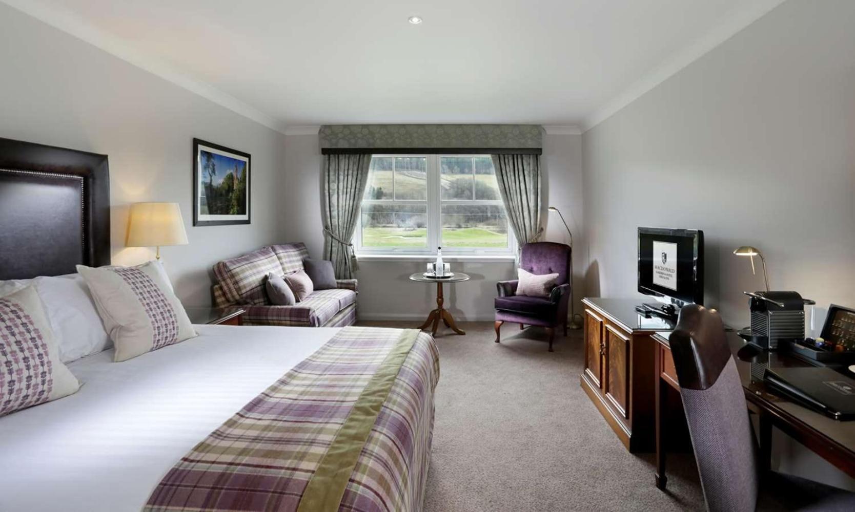 Deluxe Family Room