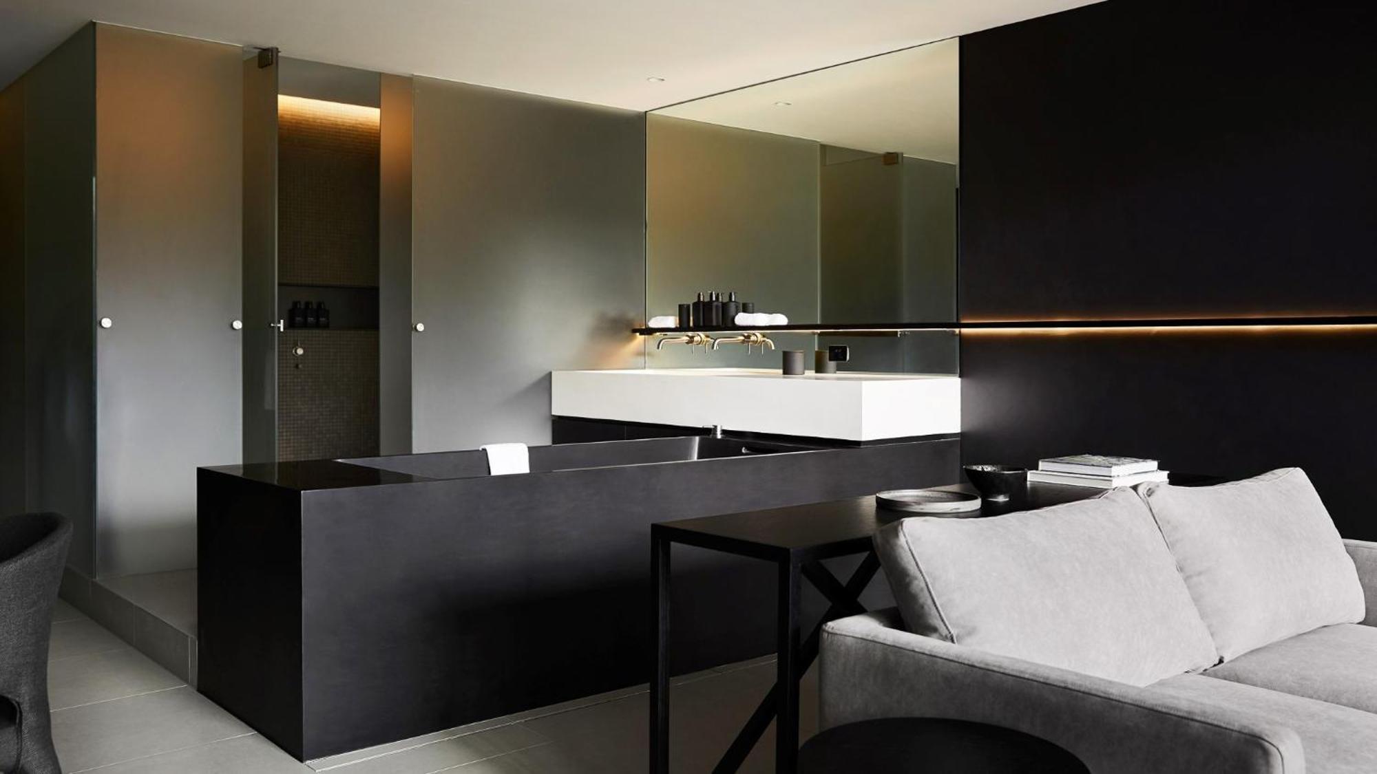 Vineyard with Bath including Breakfast and Signature Inclusions