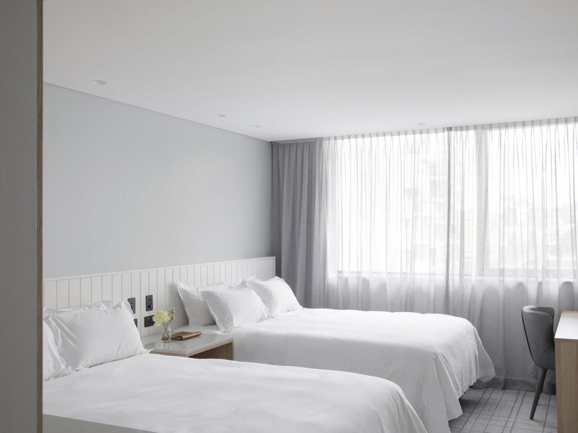 Standard Queen Room with Two Queen Beds,1730007892:JPEG