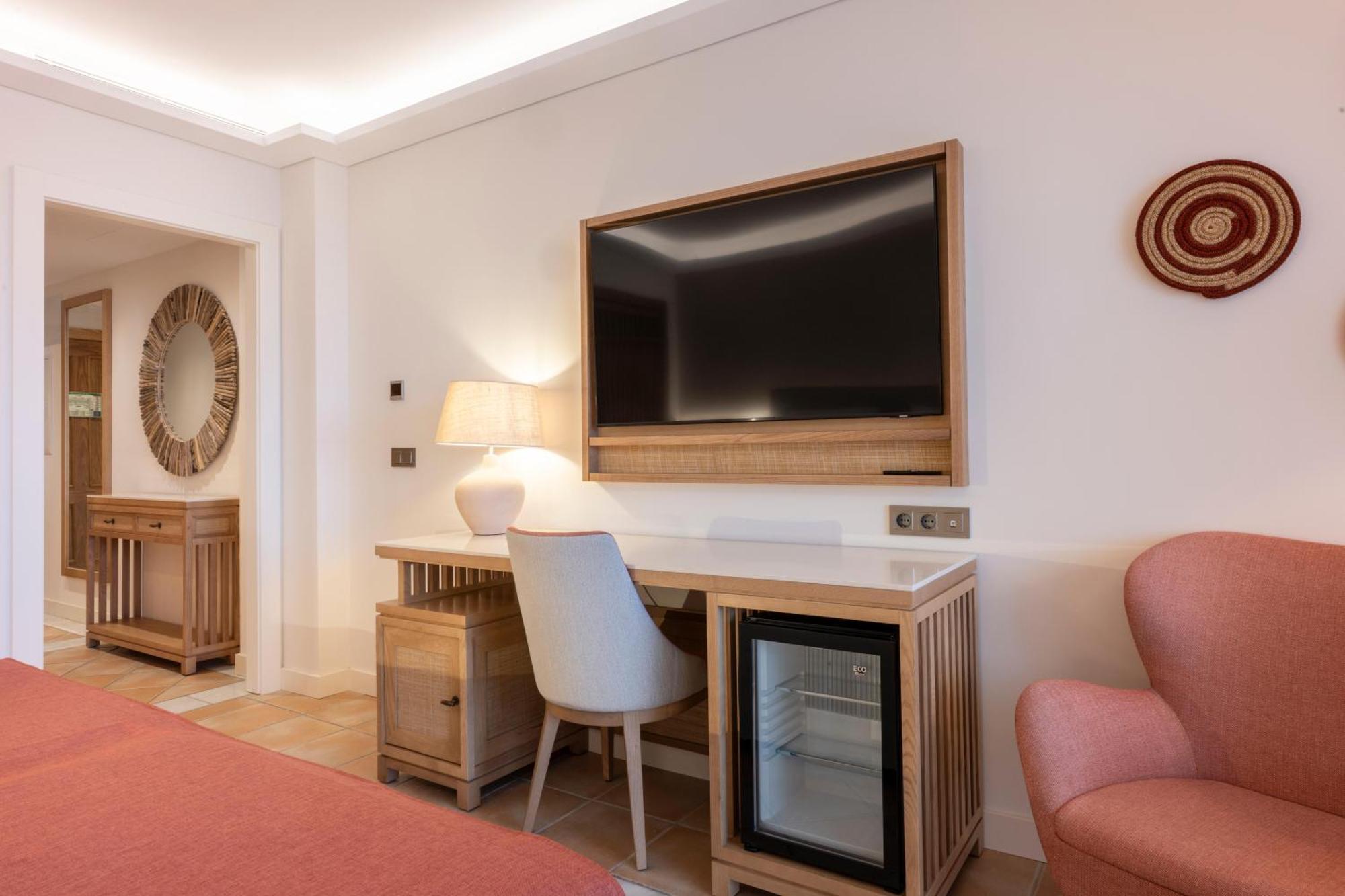 Superior Room (2 Adults)