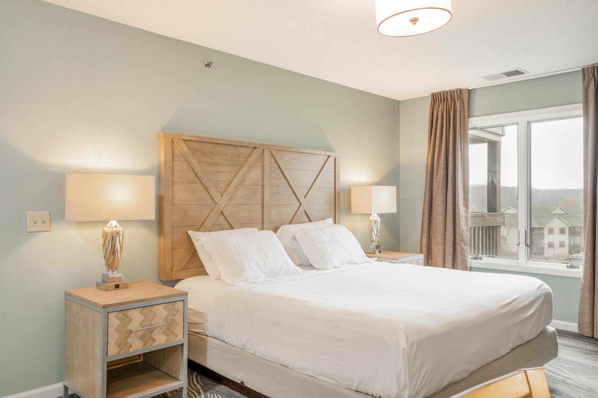 Woodstone Two Bedroom Deluxe Condo Jacuzzi Partial Kitchen,1772689860:JPEG