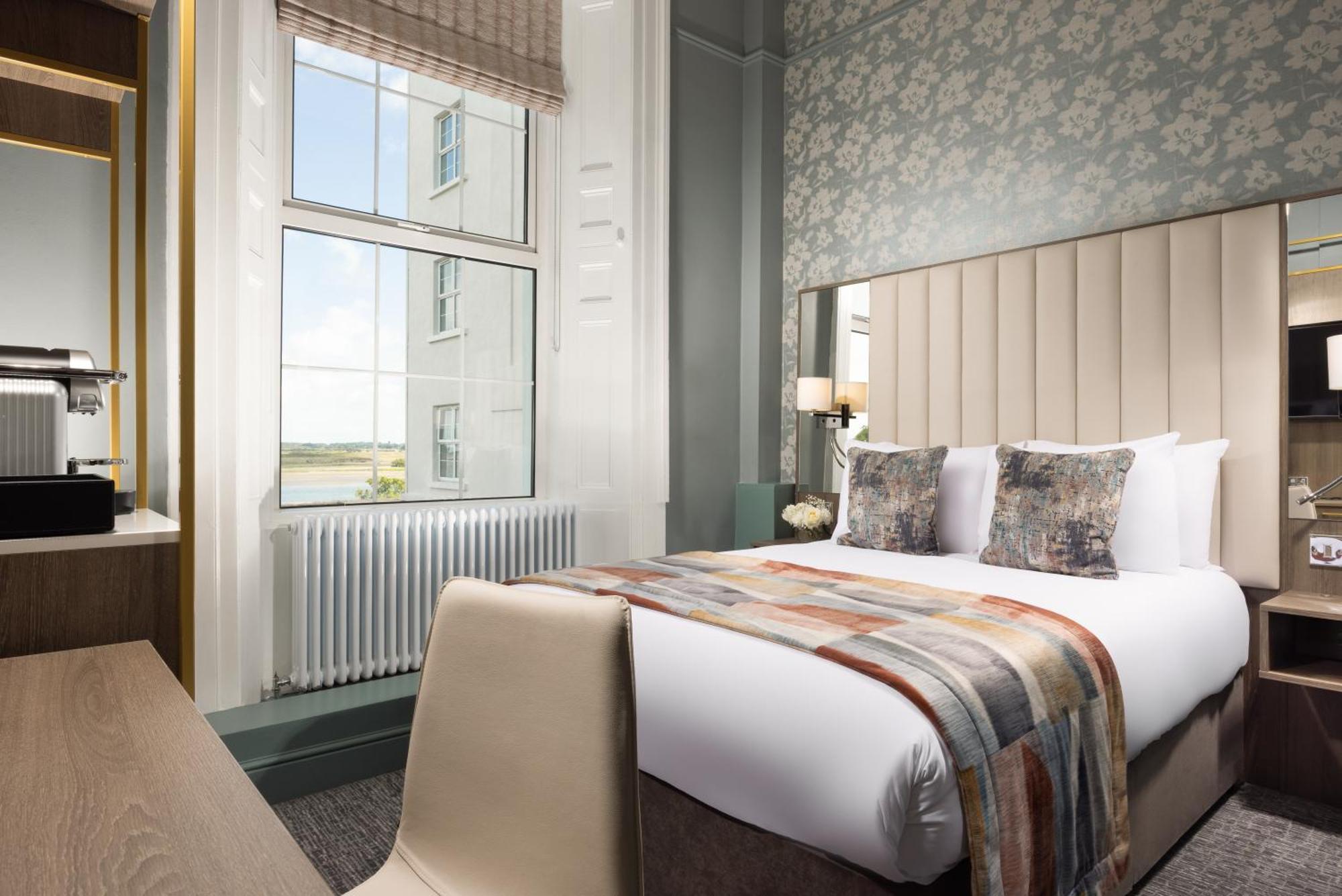 Phoenix Single Room with Sea View