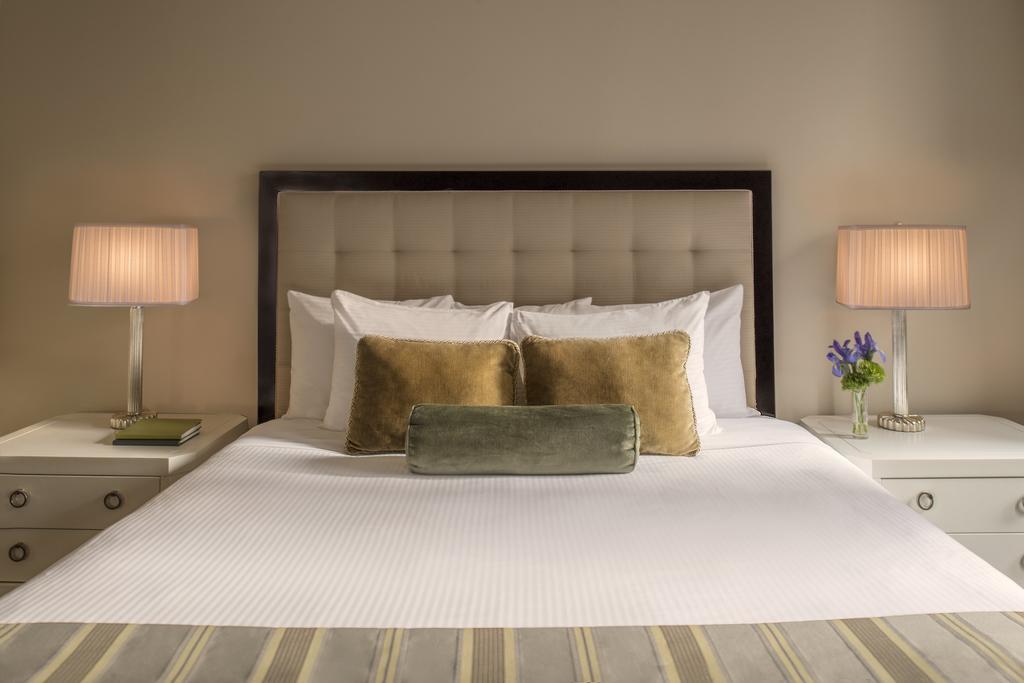 Premier One Bedroom Suite City view with Two Double Beds