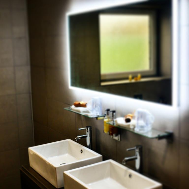 Suite with Hot Tub