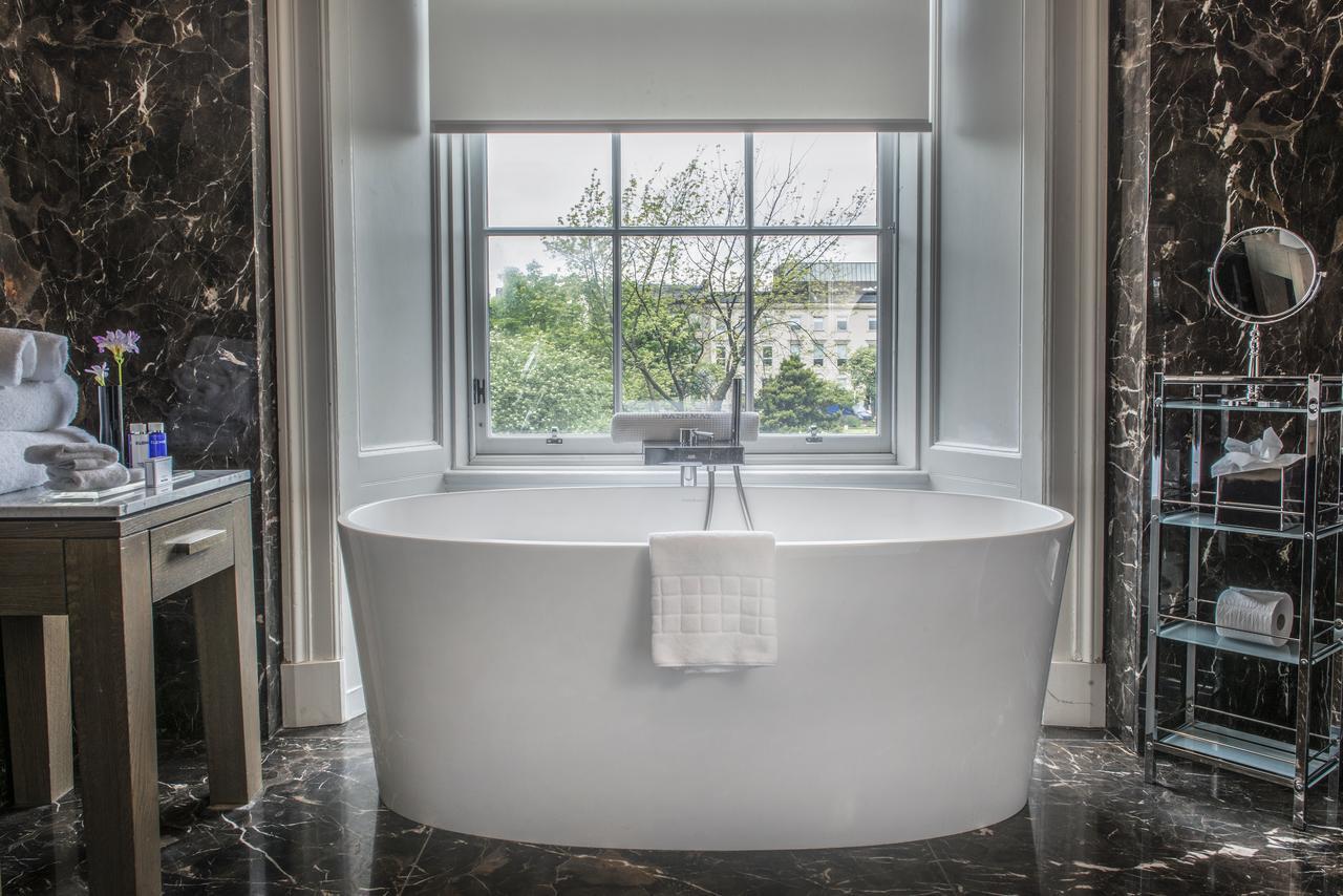 King Suite with Garden View