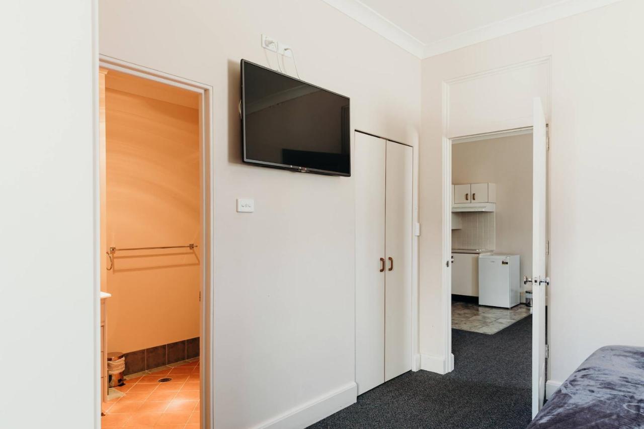 King Room (Ensuite & Kitchenette)