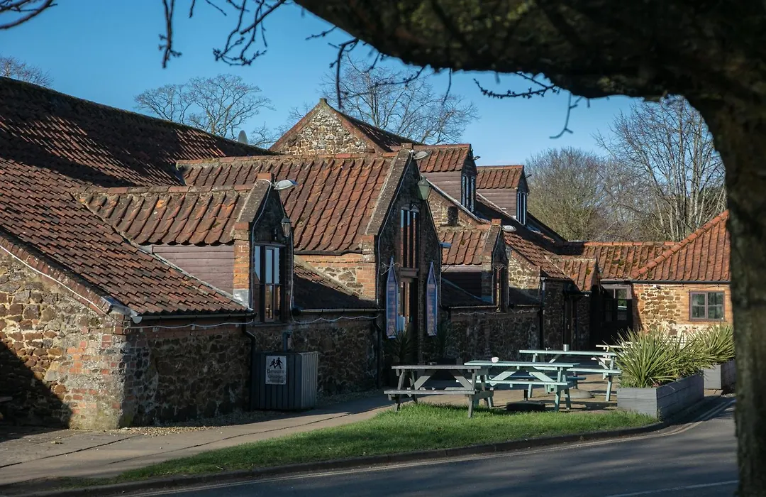 Knights Hill Hotel & Spa-1