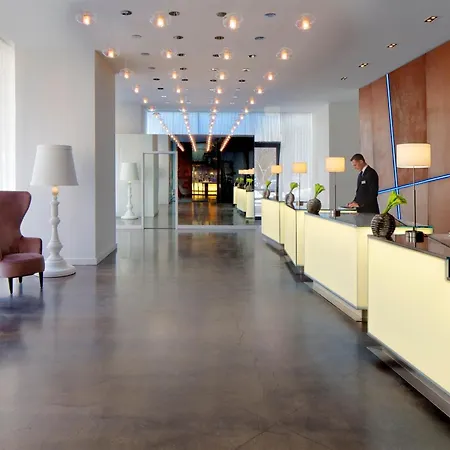 Radisson Blu Aqua Hotel, Chicago-3