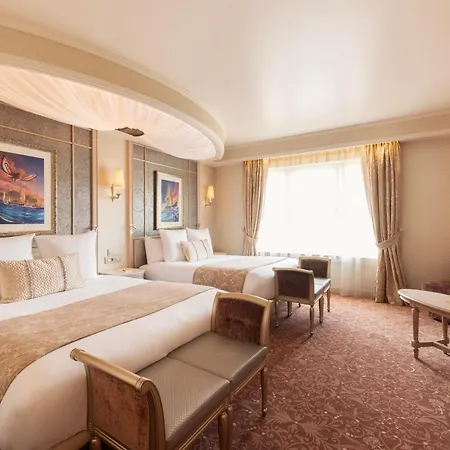 Disneyland Hotel-2
