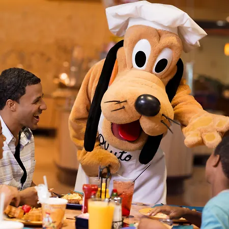 Disneyland Hotel-2
