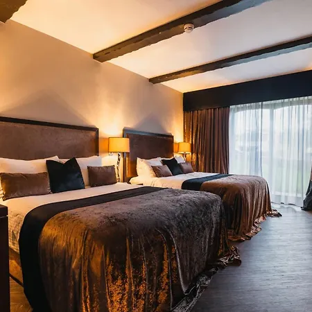 Derwent Manor Boutique Hotel-3